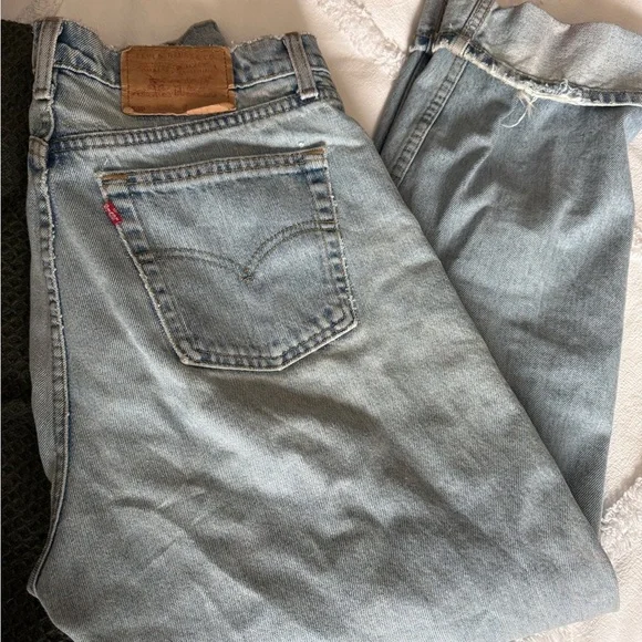 Vintage Levi's 560 Classic Light Blue Straight Jeans - Picture 1 of 5